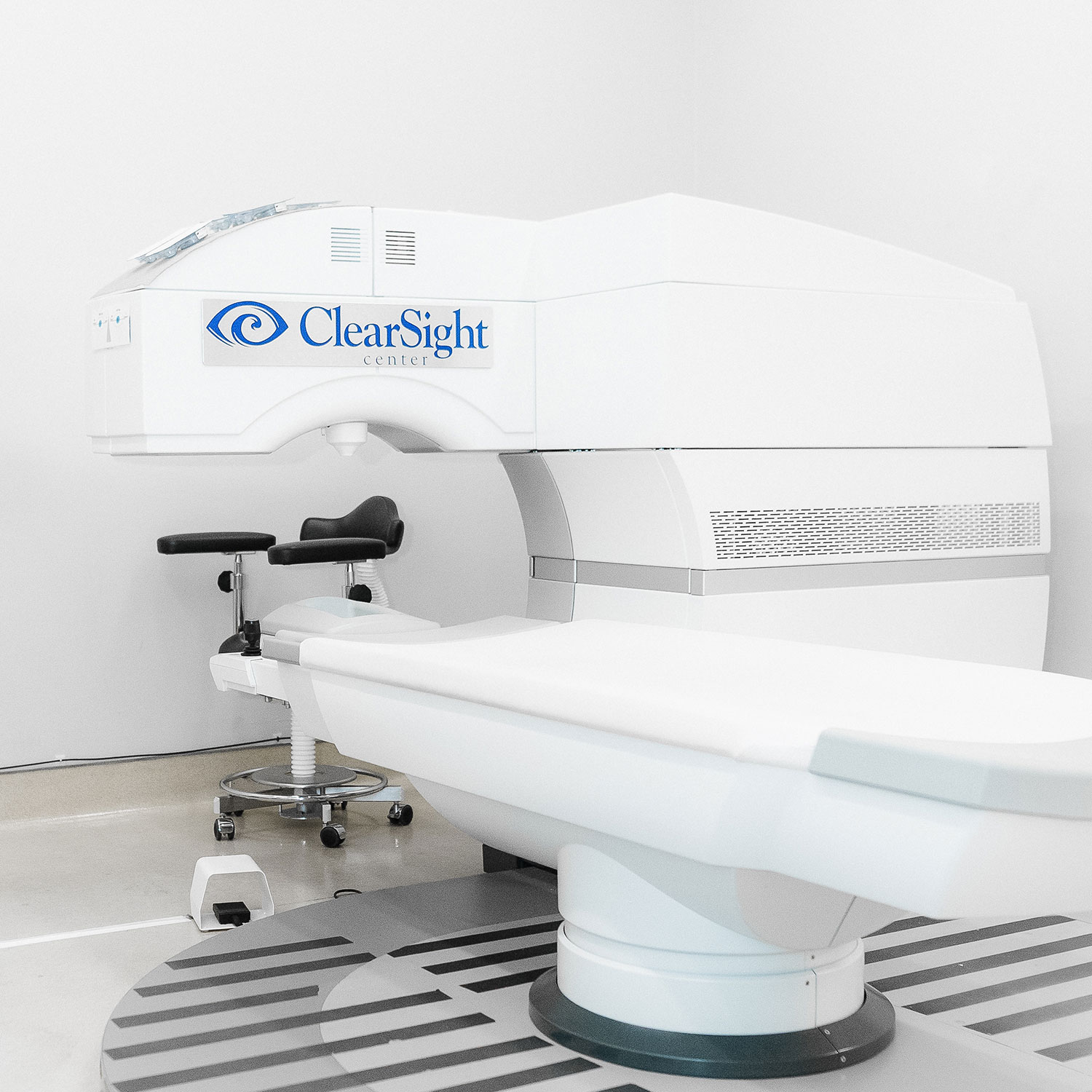 Clearsight LASIK and Lens uses a Visumax femtosecond laser which allows them to perform comfortable SMILE LASIK eye surgery. (Small Incision Lenticule Extraction LASIK)